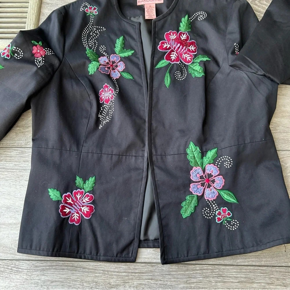 BANDOLINO BLACK  FLORAL JACKET - Picture 9 of 13